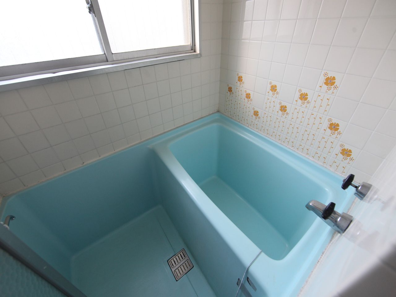 Bath. Bathroom (bath separate toilet) with a window (ventilation good)