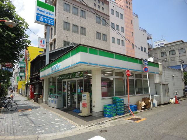 Convenience store. FamilyMart Xin Rong shop until the (convenience store) 281m