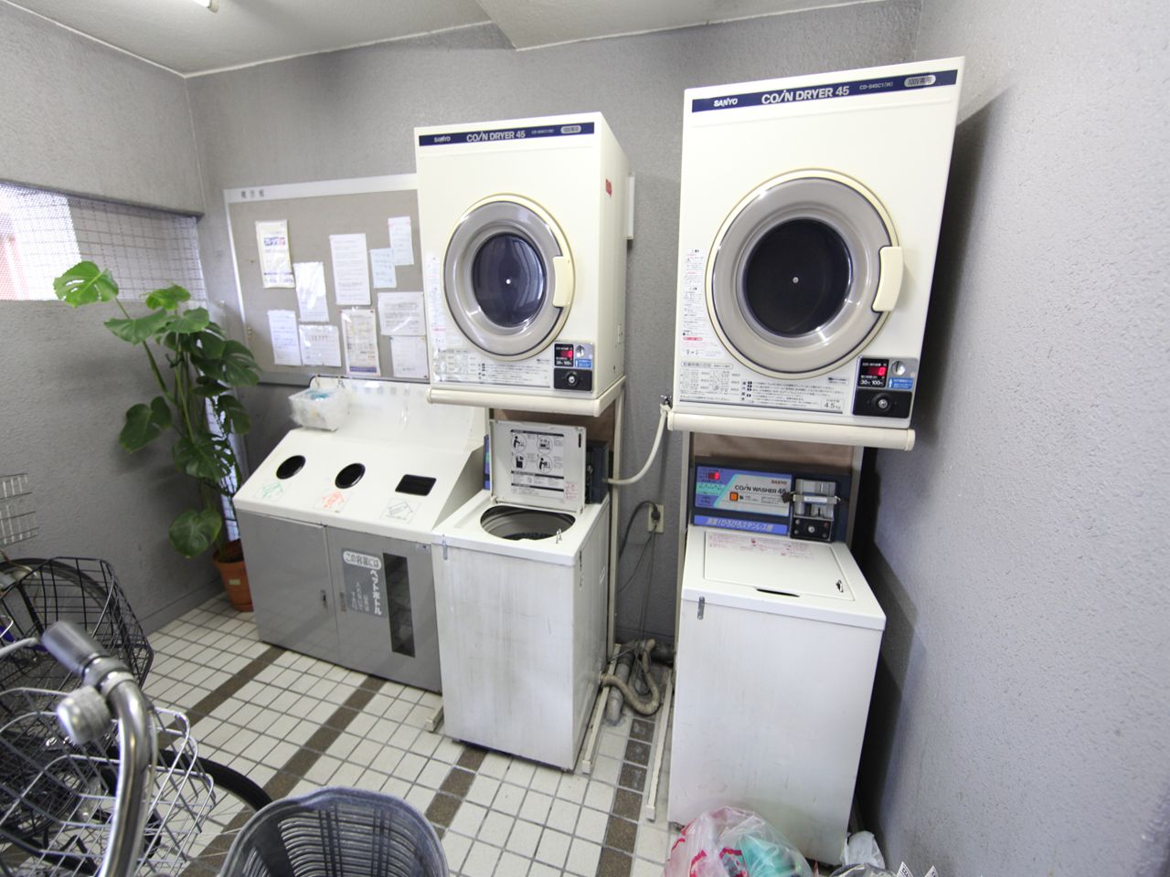 Other common areas. On-site coin-operated laundry