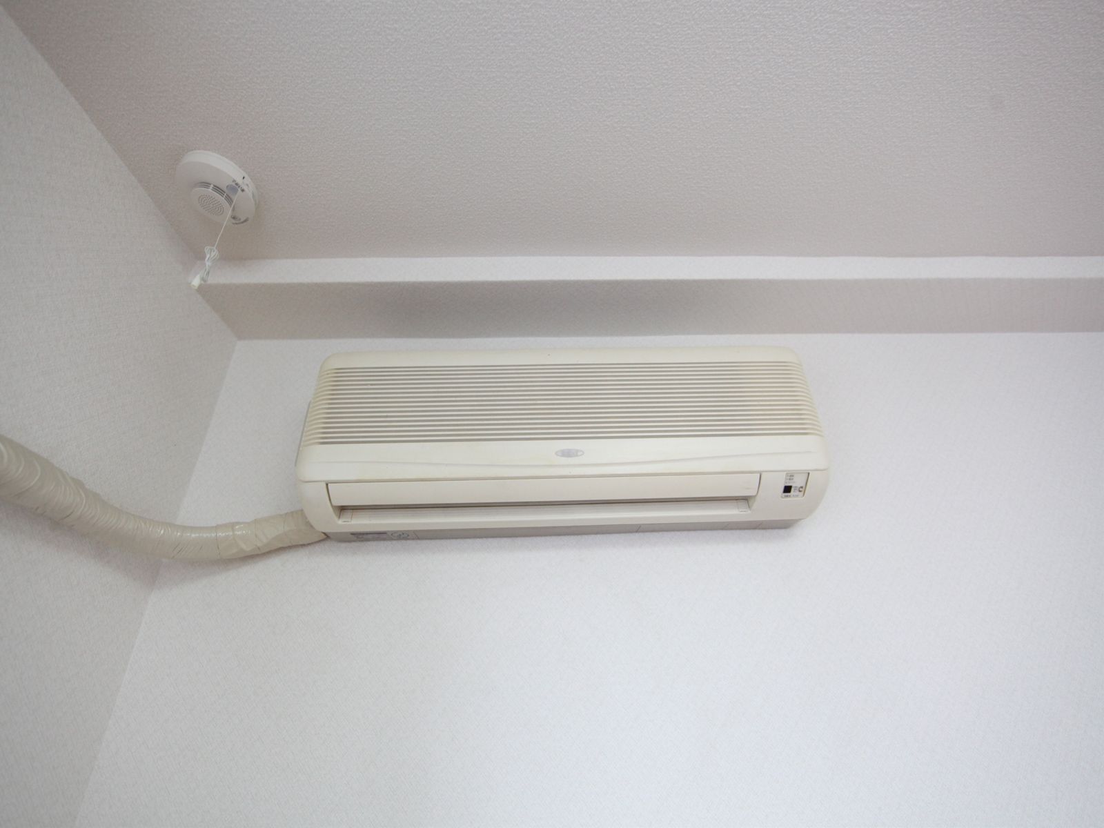 Other Equipment. Air conditioning (cooling ・ heating)