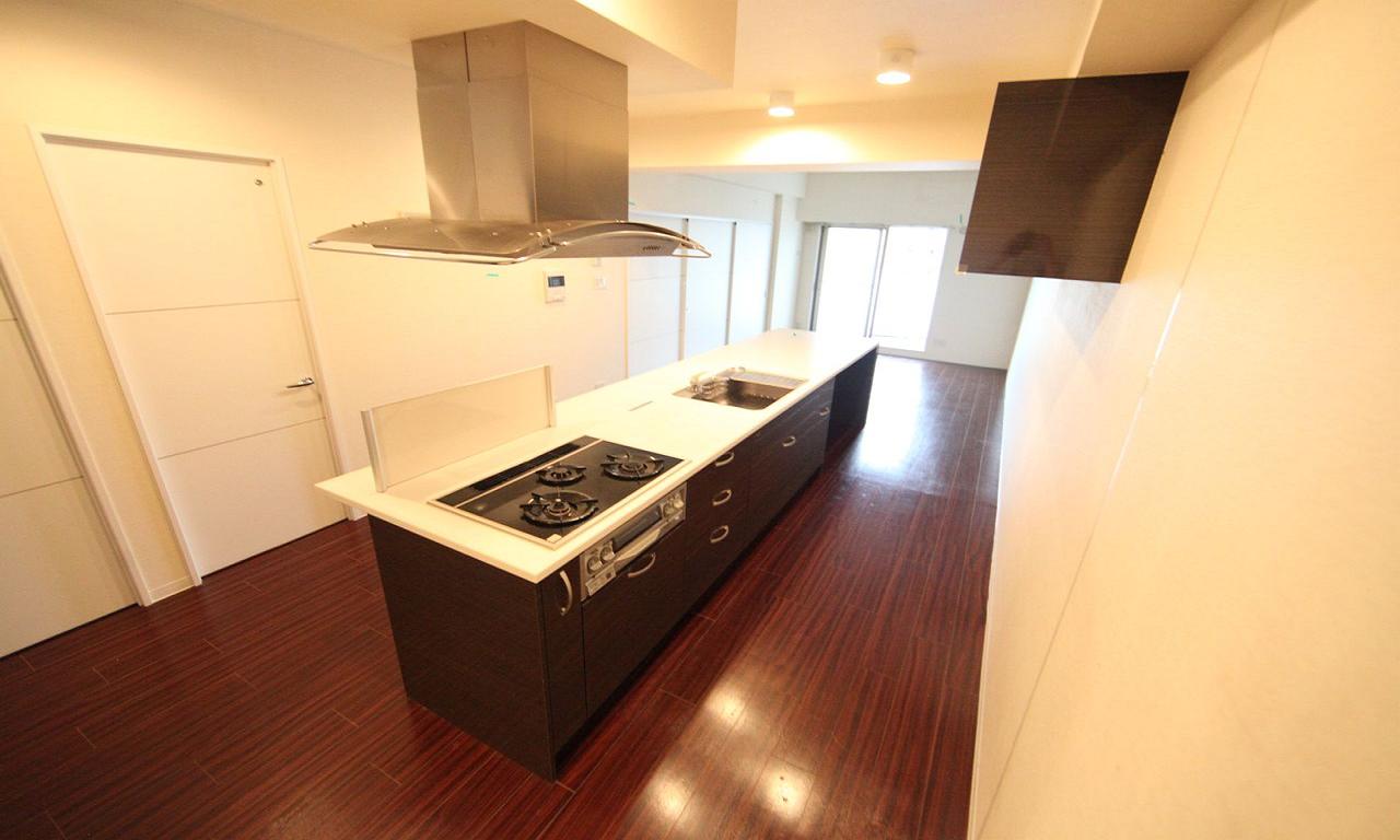 Living and room. Living 17.8 Pledge Island Kitchen