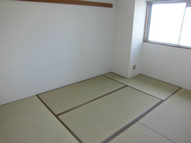 Other room space. North Japanese-style room 6 quires