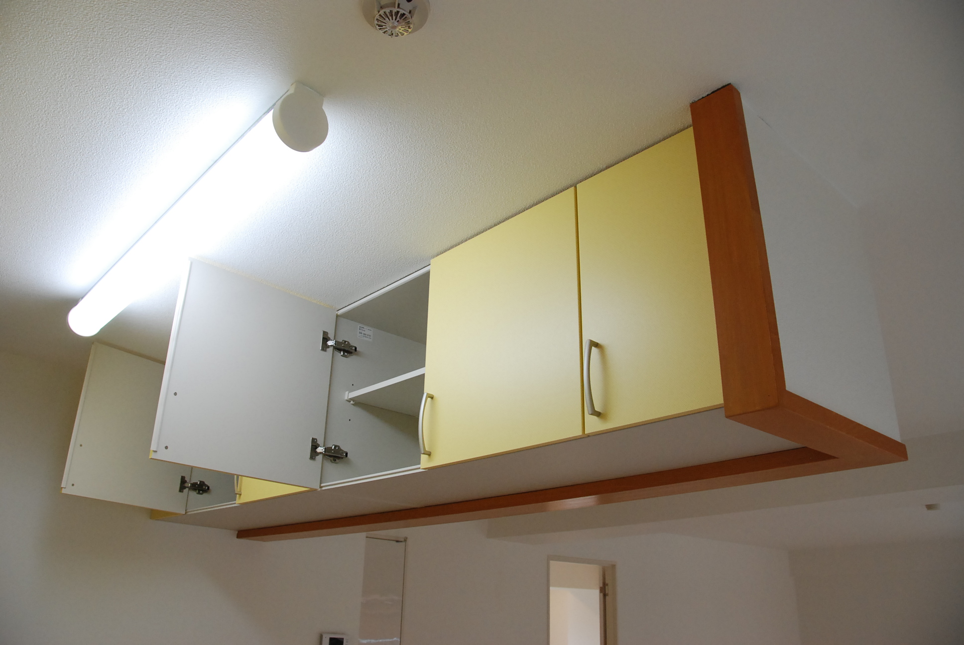 Kitchen. Hanging cupboard