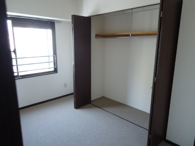 Other room space. Western-style 4.6 Pledge