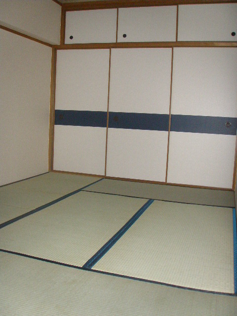 Other room space. Japanese-style room 6 quires