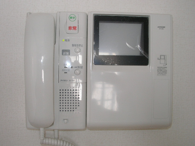 Security. Monitor with intercom ※ It will be the same type of room image.