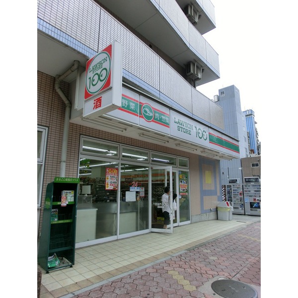 Convenience store. STORE100 Tohshin to the store (convenience store) 5m