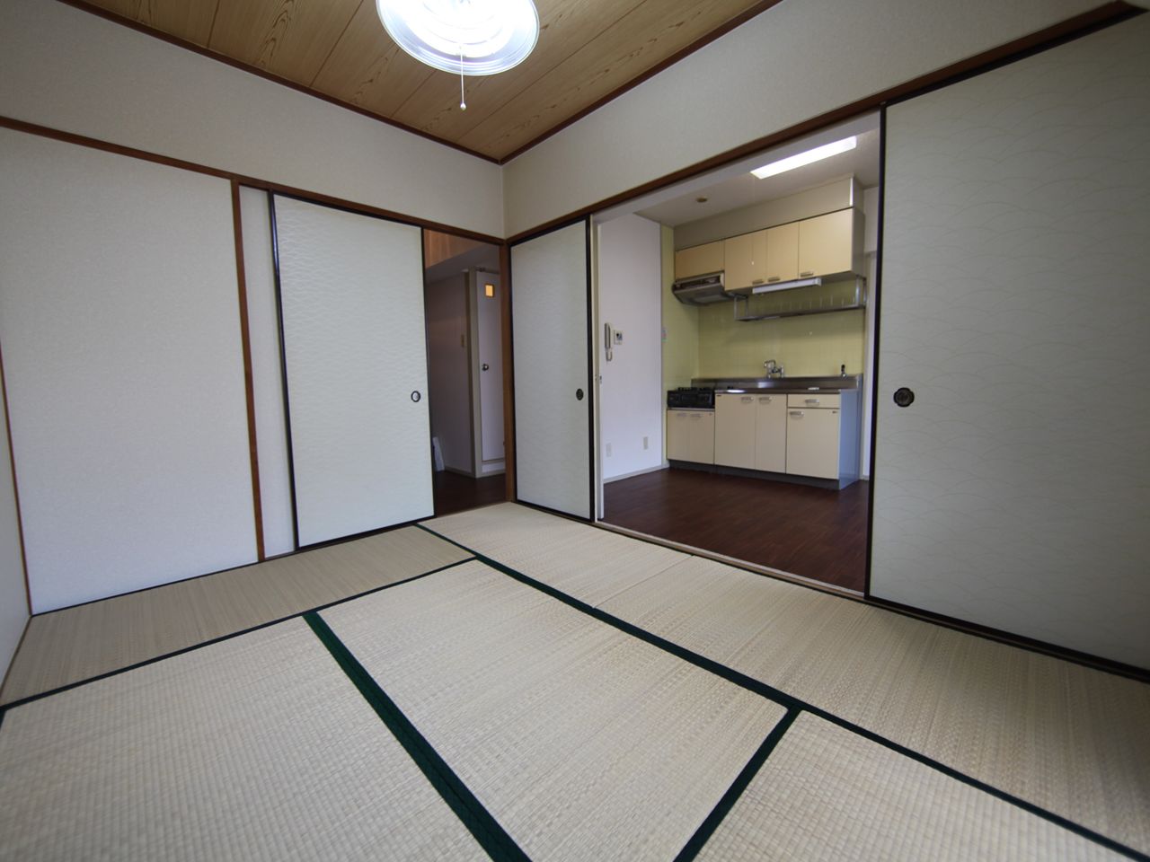 Living and room. Japanese-style room 6 quires Closet has been enhanced