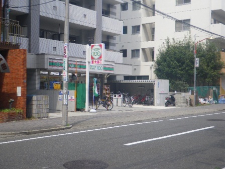 Convenience store. Lawson 100 up (convenience store) 242m