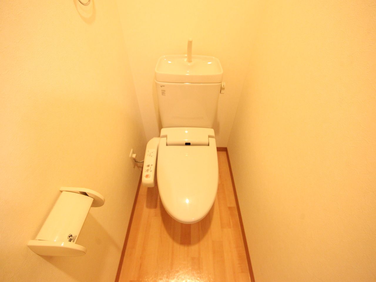 Toilet. bus ・ Restroom Warm water washing heating toilet seat