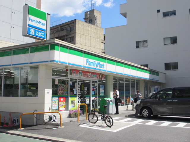 Convenience store. FamilyMart Sakae Chome store up (convenience store) 588m