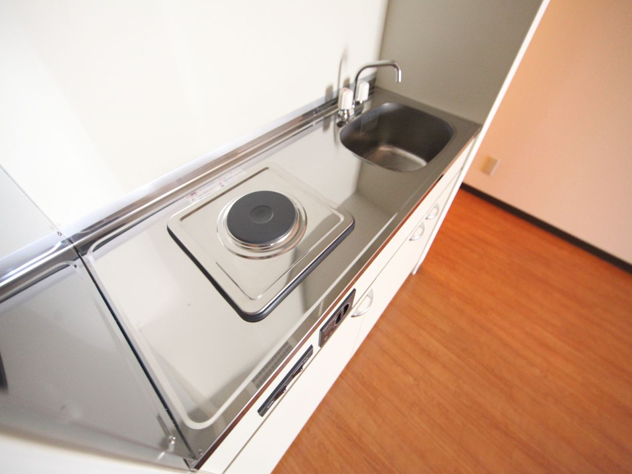 Kitchen. Kitchen (1-neck electric stove) refrigerator ・ You can microwave oven, etc. available