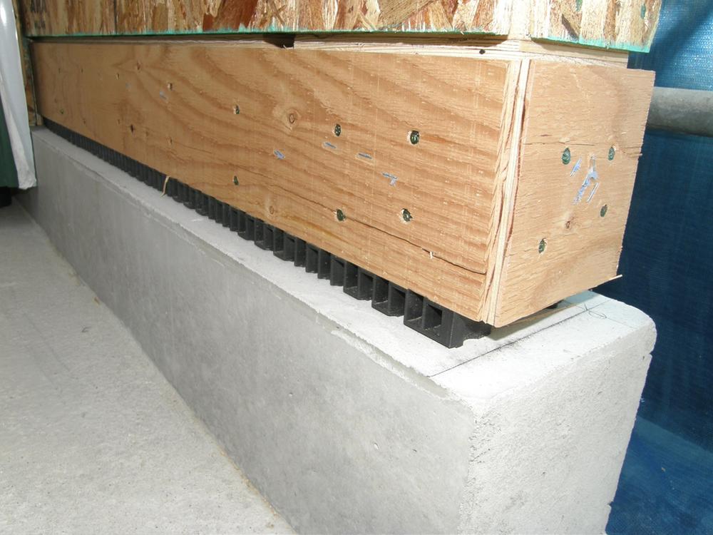 Construction ・ Construction method ・ specification. Basic hard packing method ・  ・  ・ It will be installed during the entire surface of the foundation and wood. Increase the underfloor air permeability and reduce the vibration of the earthquake. 
