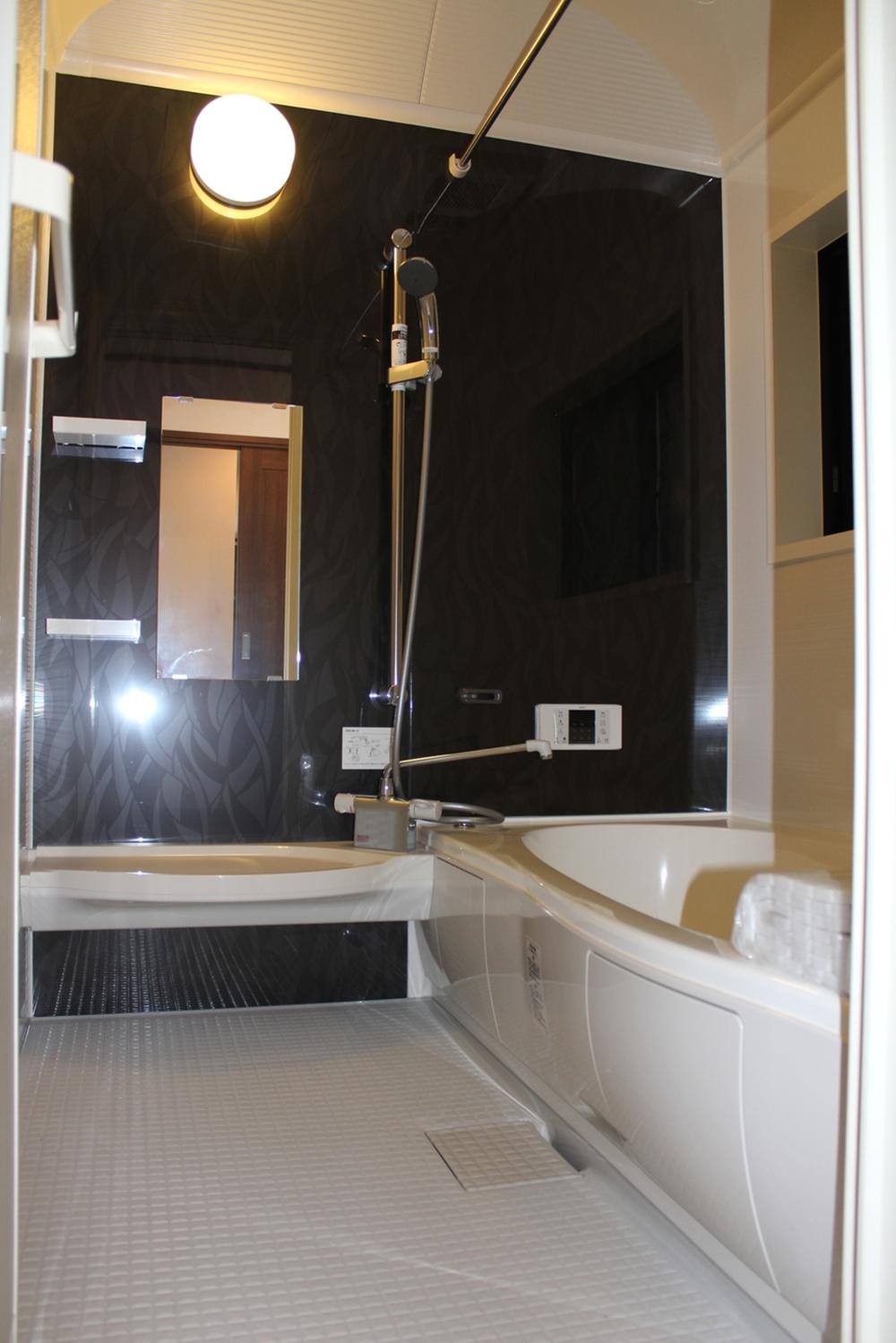 Bathroom.  ■ With bathroom heating ventilation dryer