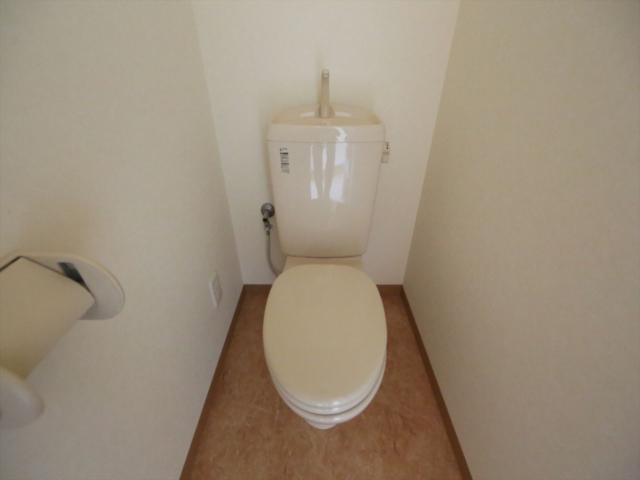 Toilet. toilet Warm water washing toilet seat mounting Allowed