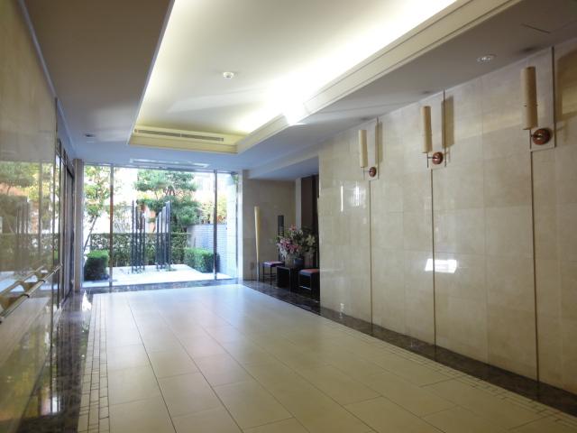 lobby. In the back of the entrance lobby there is a entrance garden.