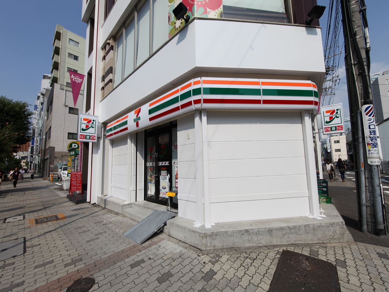 Convenience store. Seven-Eleven Nagoya Sakae 3 Gofukumachi Tsuten (convenience store) up to 44m