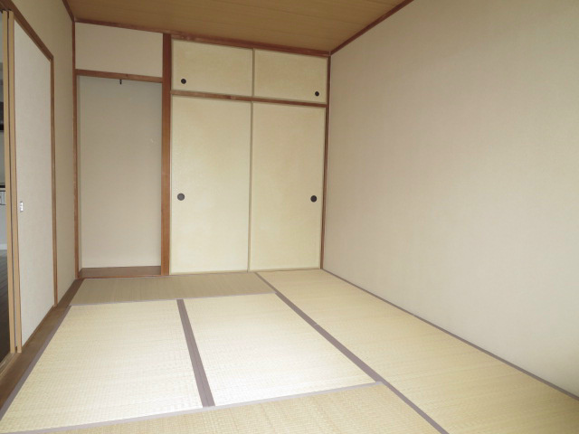 Other room space. Japanese-style room 6 quires