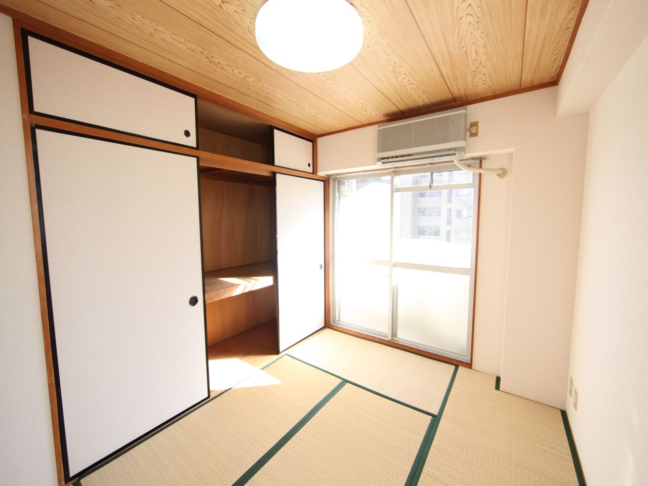 Other room space. Japanese-style room 6 quires Air-conditioned