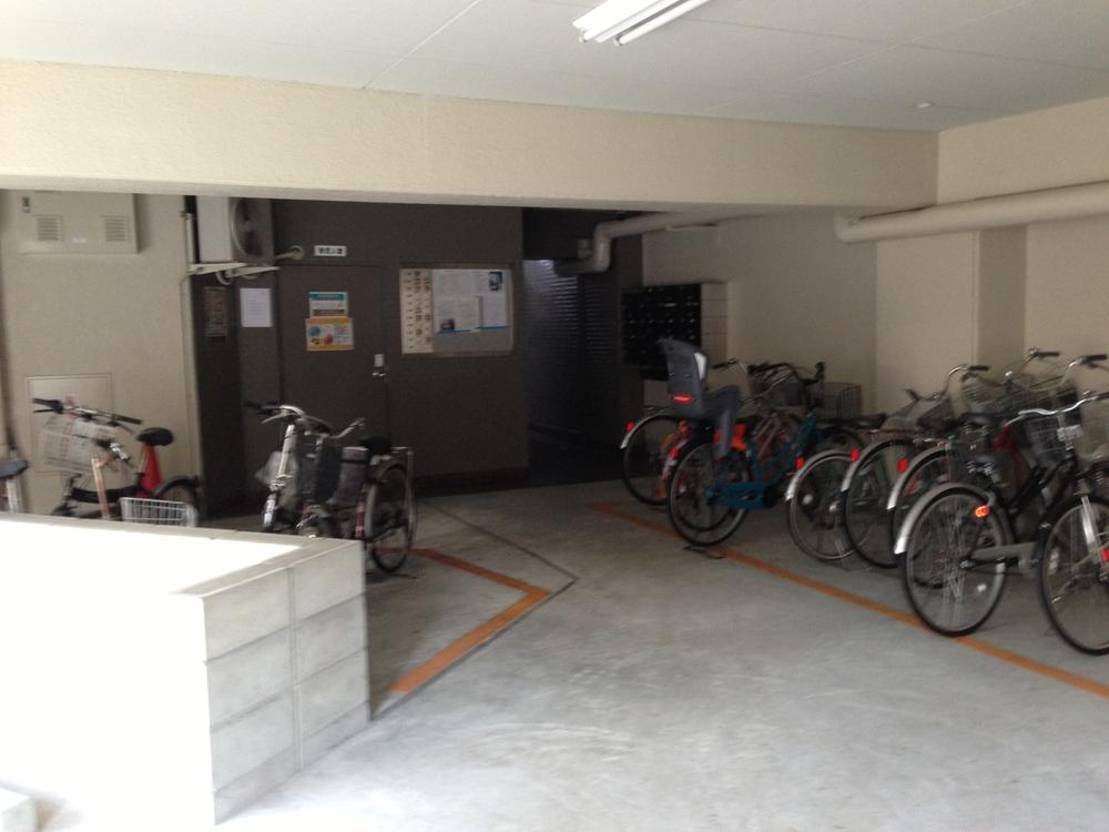 Other common areas. Common areas, Bicycle-parking space