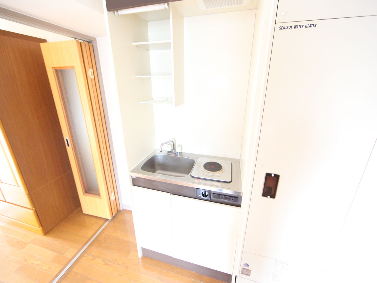 Kitchen. Kitchen (electric 1-neck with stove) refrigerator ・ Range, etc. You can offer