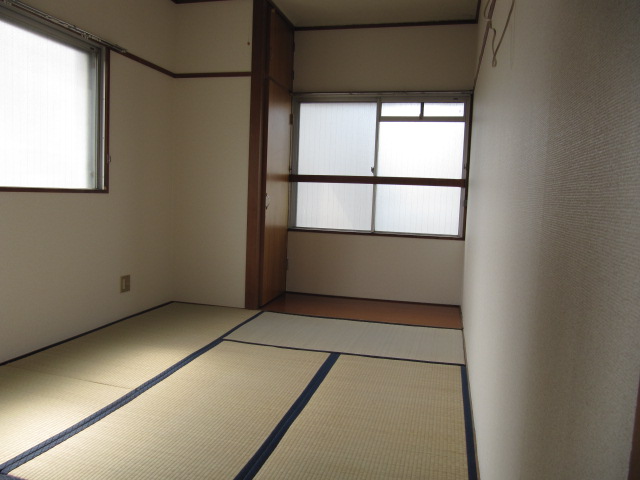 Living and room. Japanese-style room 6 quires