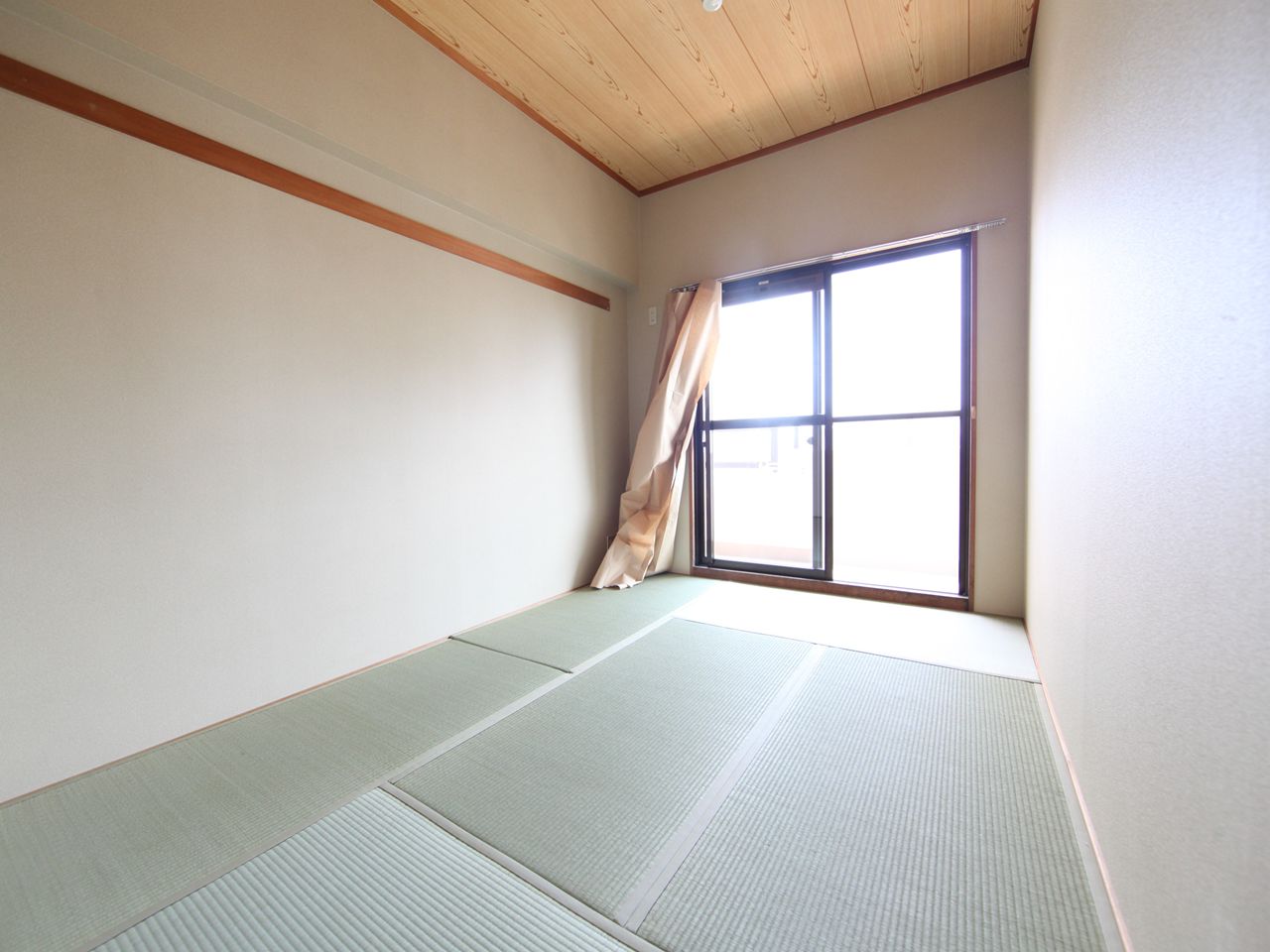 Other room space. Japanese-style room 6 quires Closet has been enhanced