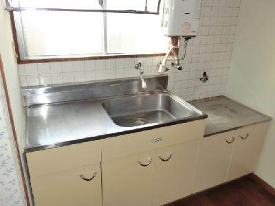 Kitchen. Gas stove installation Allowed