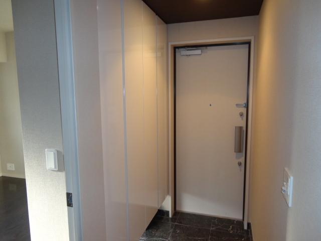 Entrance. 2013 November shooting