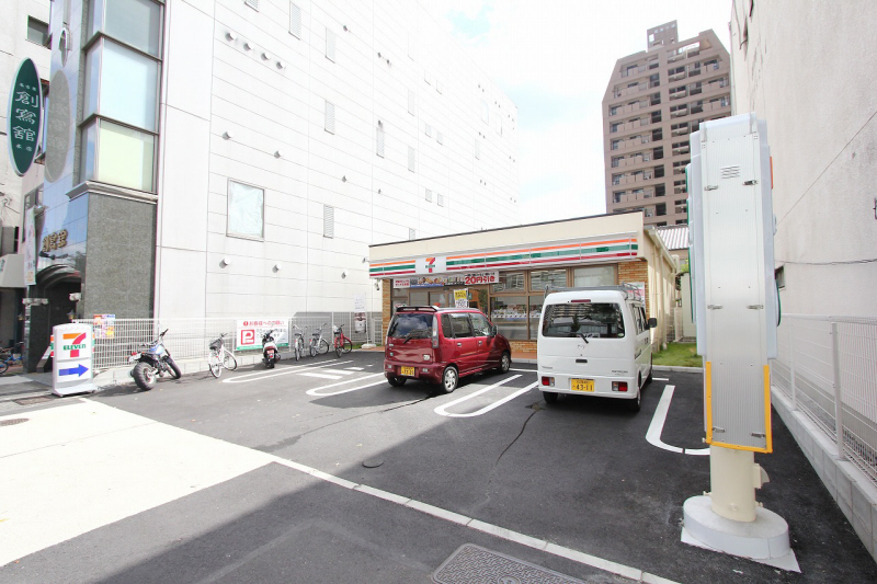 Convenience store. Seven-Eleven Nagoya Chiyoda 3-chome up (convenience store) 79m