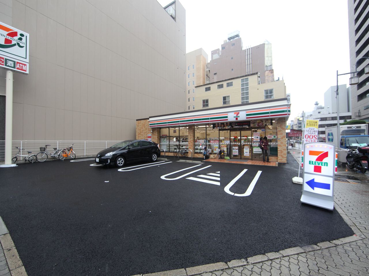 Convenience store. Seven-Eleven Nagoya Nishiki 2 Chojamachi through store up (convenience store) 35m