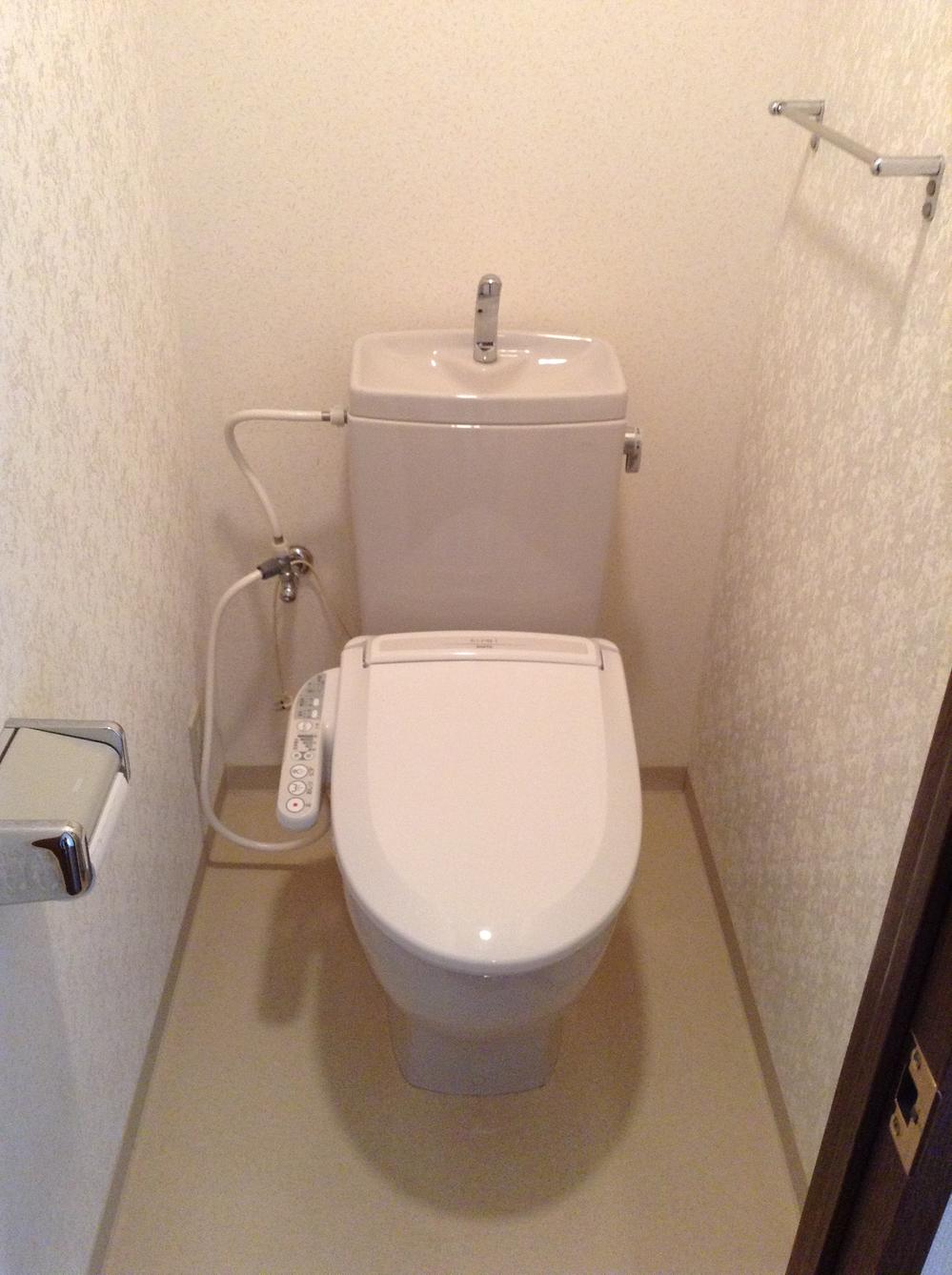 Toilet. 2013.10.28