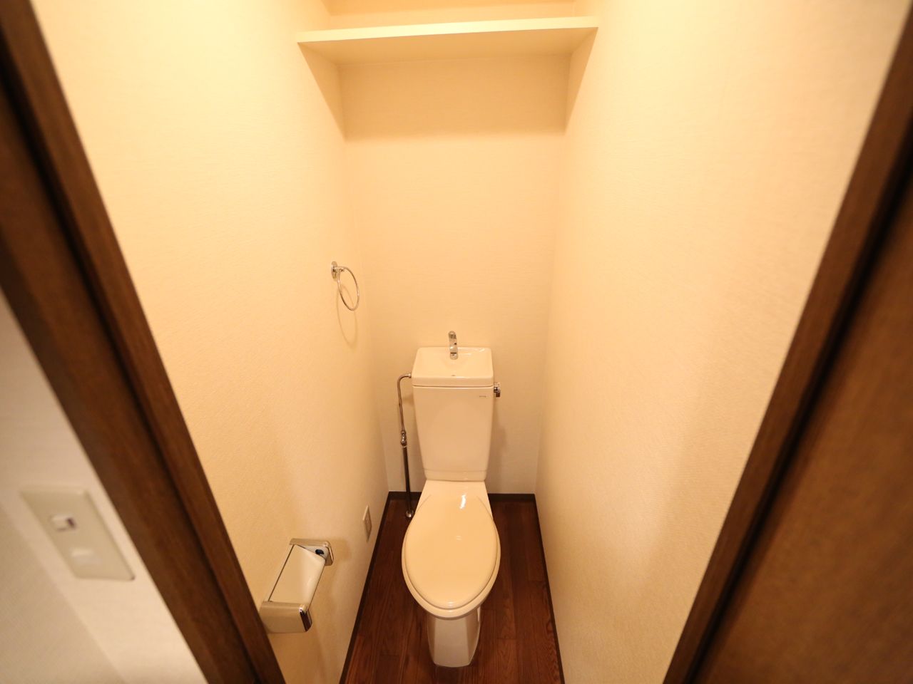 Toilet. Toilet (toilet ・ Another bath) With shelf