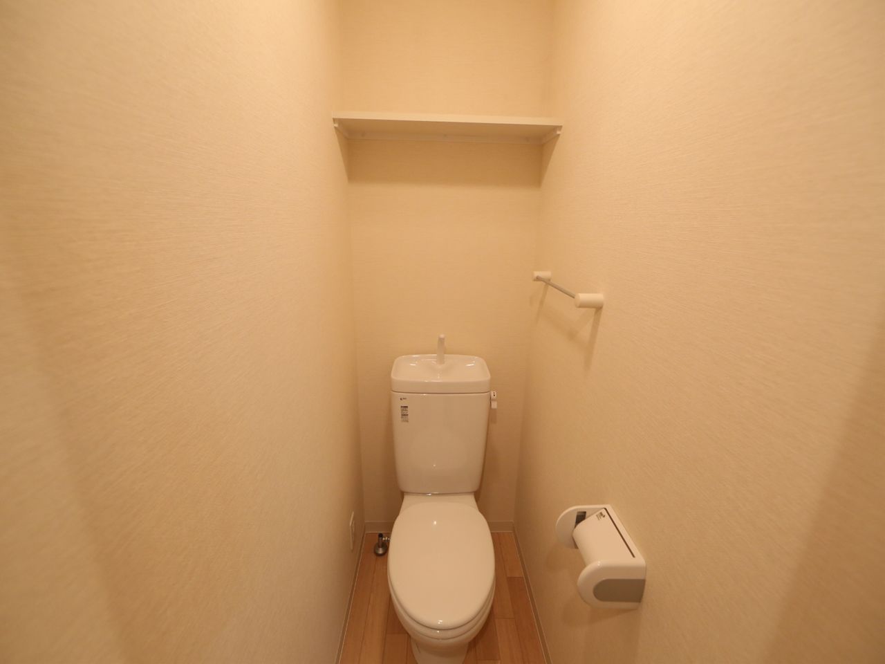 Toilet. Toilet (warm water washing toilet seat mounting possible)