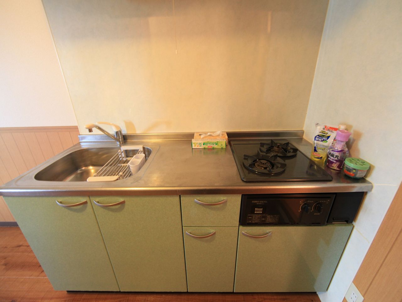 Kitchen. System kitchen (gas 2 burners) Refrigerator ・ Range, etc. You can offer