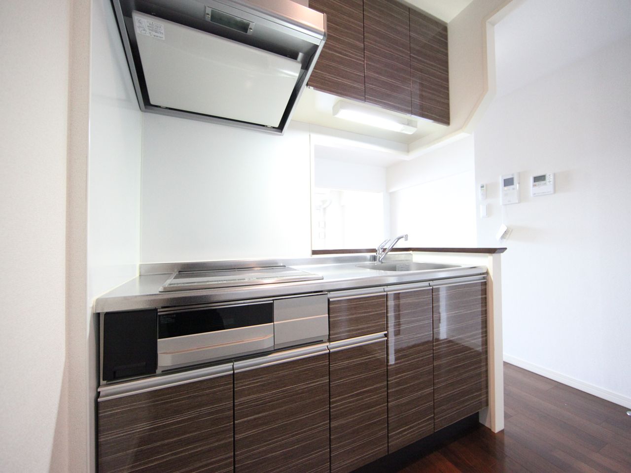 Kitchen. System Kitchen (IH3 burner stove ・ With grill)