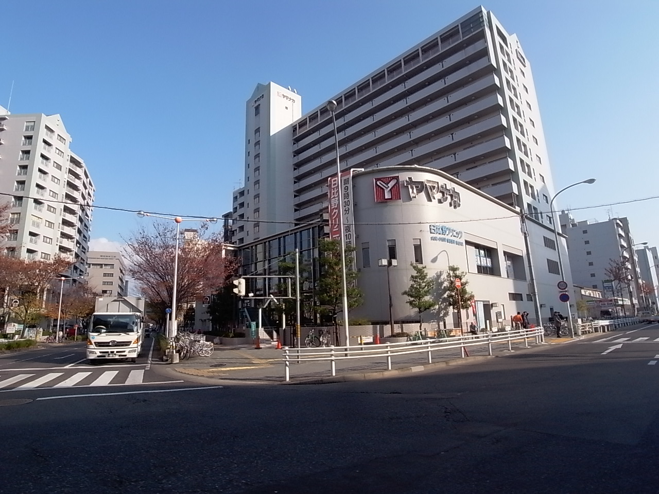 Supermarket. Yamanaka Hibino to the store (supermarket) 720m