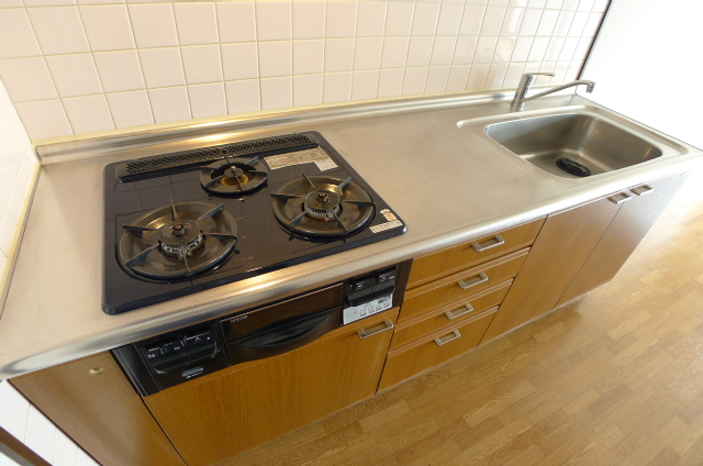 Kitchen. 3-burner stove with system Kitchen