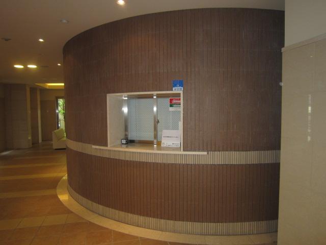 Entrance. Common areas