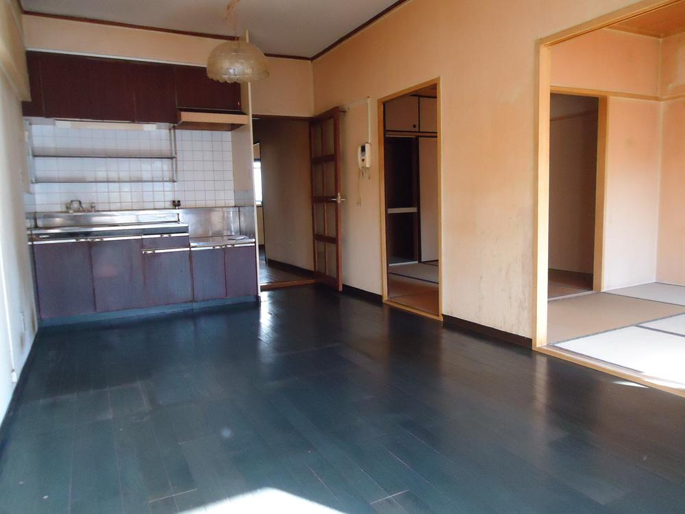 Kitchen. Indoor (12 May 2013) Shooting