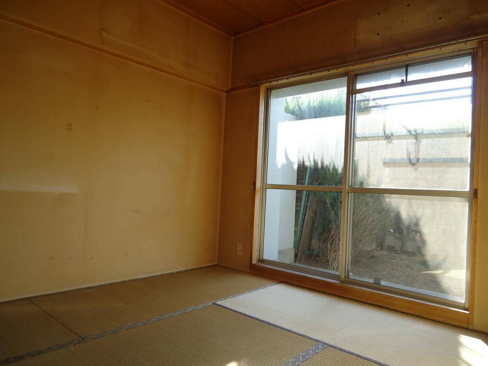 Non-living room. Indoor (12 May 2013) Shooting