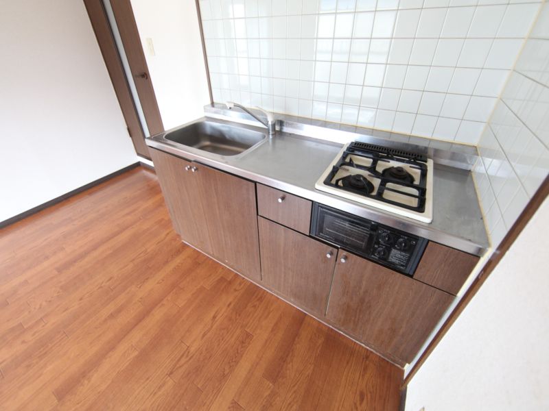 Kitchen. Kitchen (gas two-burner stove ・ With grill)