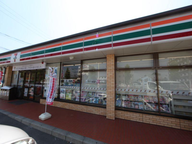 Convenience store. Seven-Eleven Nagoya Nakago 2-chome up (convenience store) 173m