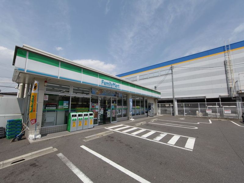 Convenience store. 398m to FamilyMart Nakagawa Noda store (convenience store)