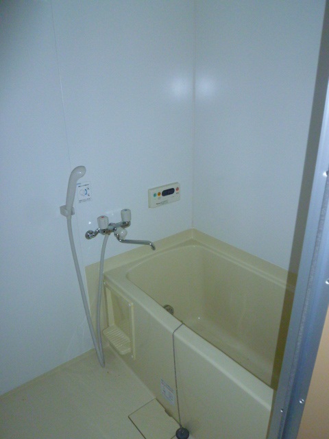 Bath. Bathroom to settle