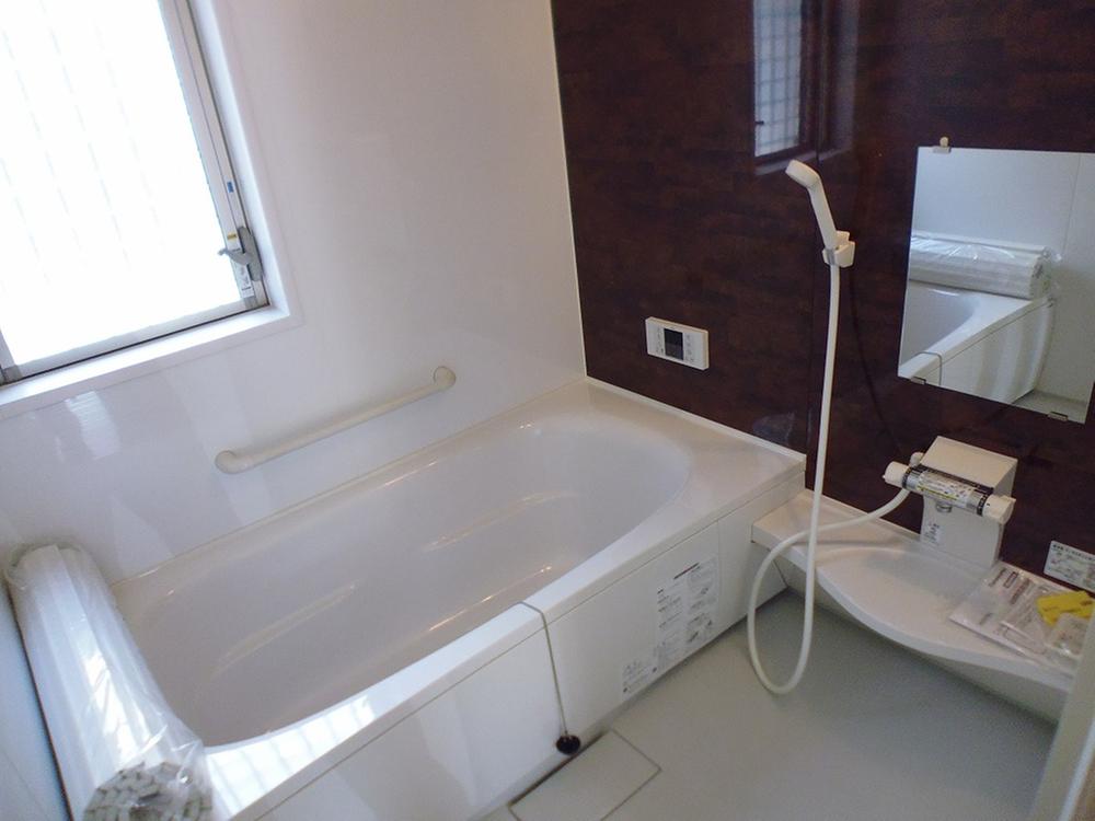 Same specifications photo (bathroom). * Different from the actual ones