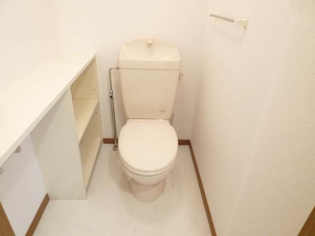 Toilet. toilet ・ I am happy in the bus by! (Photo image)