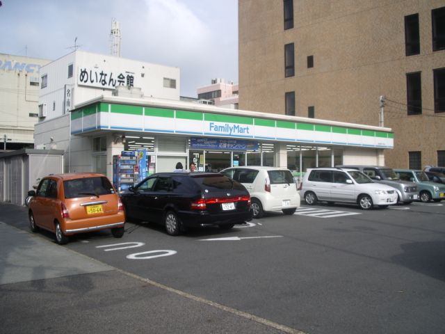 Convenience store. 560m to Family Mart (convenience store)