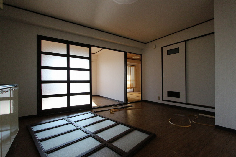 Living and room.  ※ When shooting under renovation