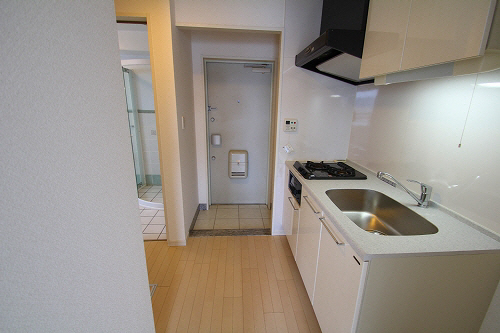 Kitchen.  ※ 303, Room interior photograph reference